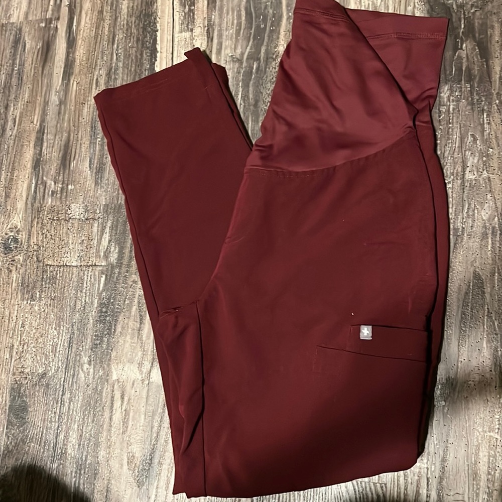 Maternity scrubs